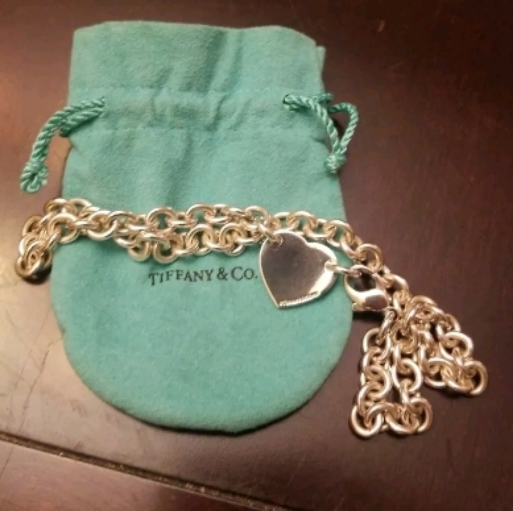 SOLD.. Tiffany & Co. Heart Tag Necklace Choker - Picture 3 of 5